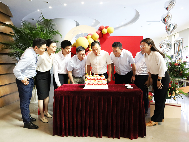 二十一载 智造未来丨贺菠菜担保网股份廿一诞辰，，，，，，再启新篇